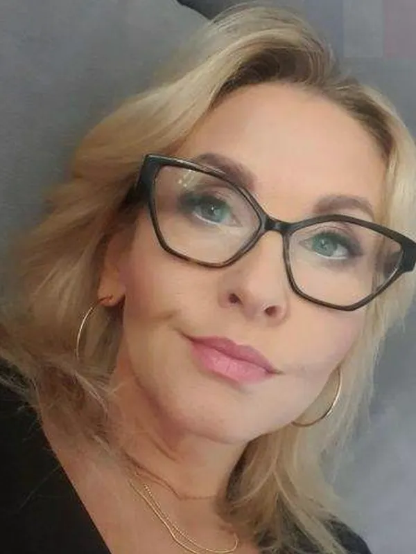 Mélanie, 43 ans, flirt coquin à Avignon