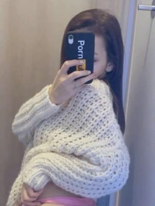 Rania, 23 ans, flirt coquin à Nantes