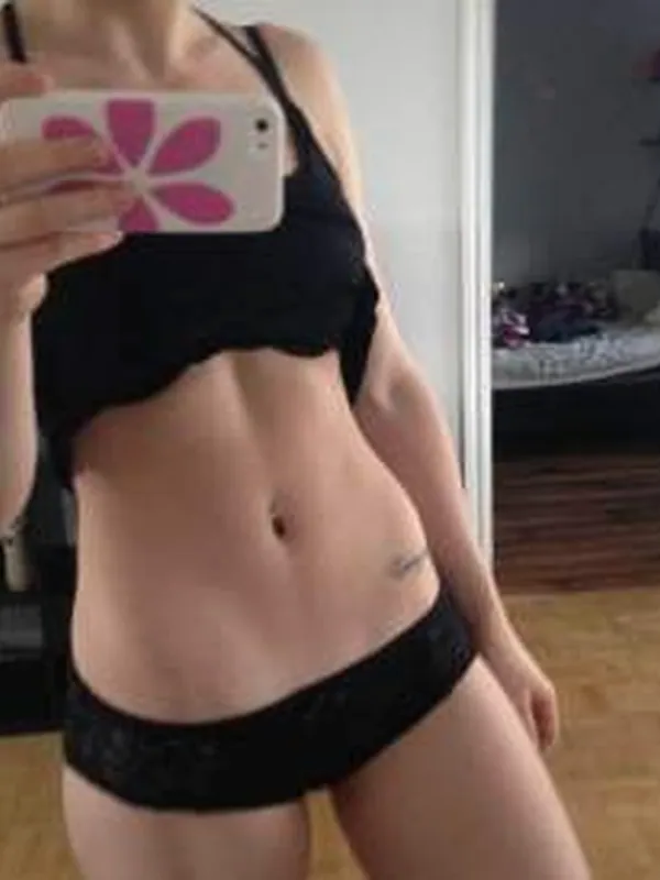 Iris, 22 ans, flirt coquin à Nice