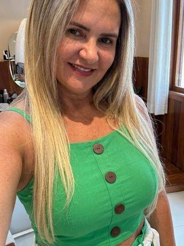 Nadine, 50 ans, flirt coquin à Toulon