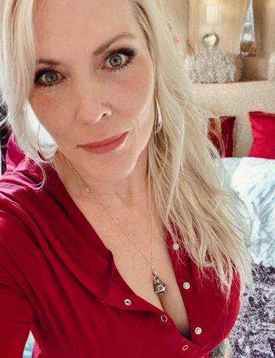 rencontre flirt - Narbonne - Voisine de Narbonne qui aime se montrer, cherche homme pour flirt discret