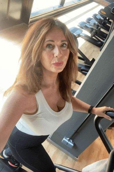 rencontre flirt - Bordeaux - Envie de partager des moments complices à Bordeaux? Une femme de 45 ans aime flirter.