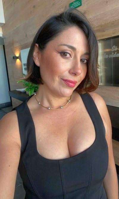 rencontre flirt - Porto-Vecchio - Je m&rsquo;ennuie ferme au bureau, envie de flirter avec quelqu&rsquo;un de plus excitant