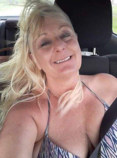 rencontre flirt - Saint-Quentin - Sage en apparence, femme qui flirte sans retenue à Saint-Quentin