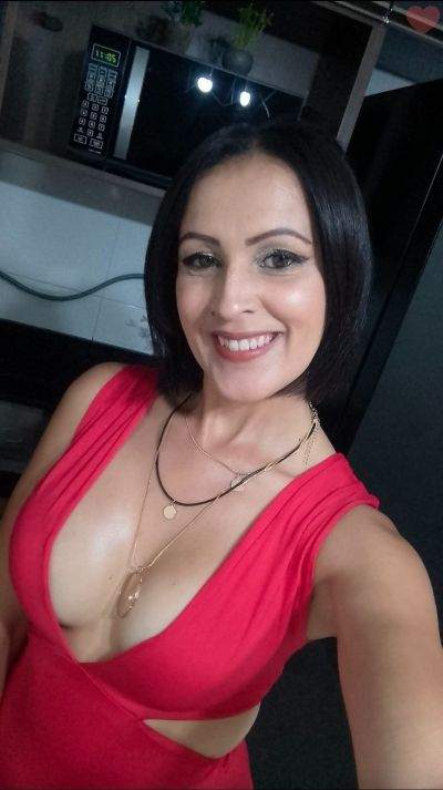 rencontre flirt - Bourges - Tatouée à Bourges, je rêve d&rsquo;un homme pour des soirées complices